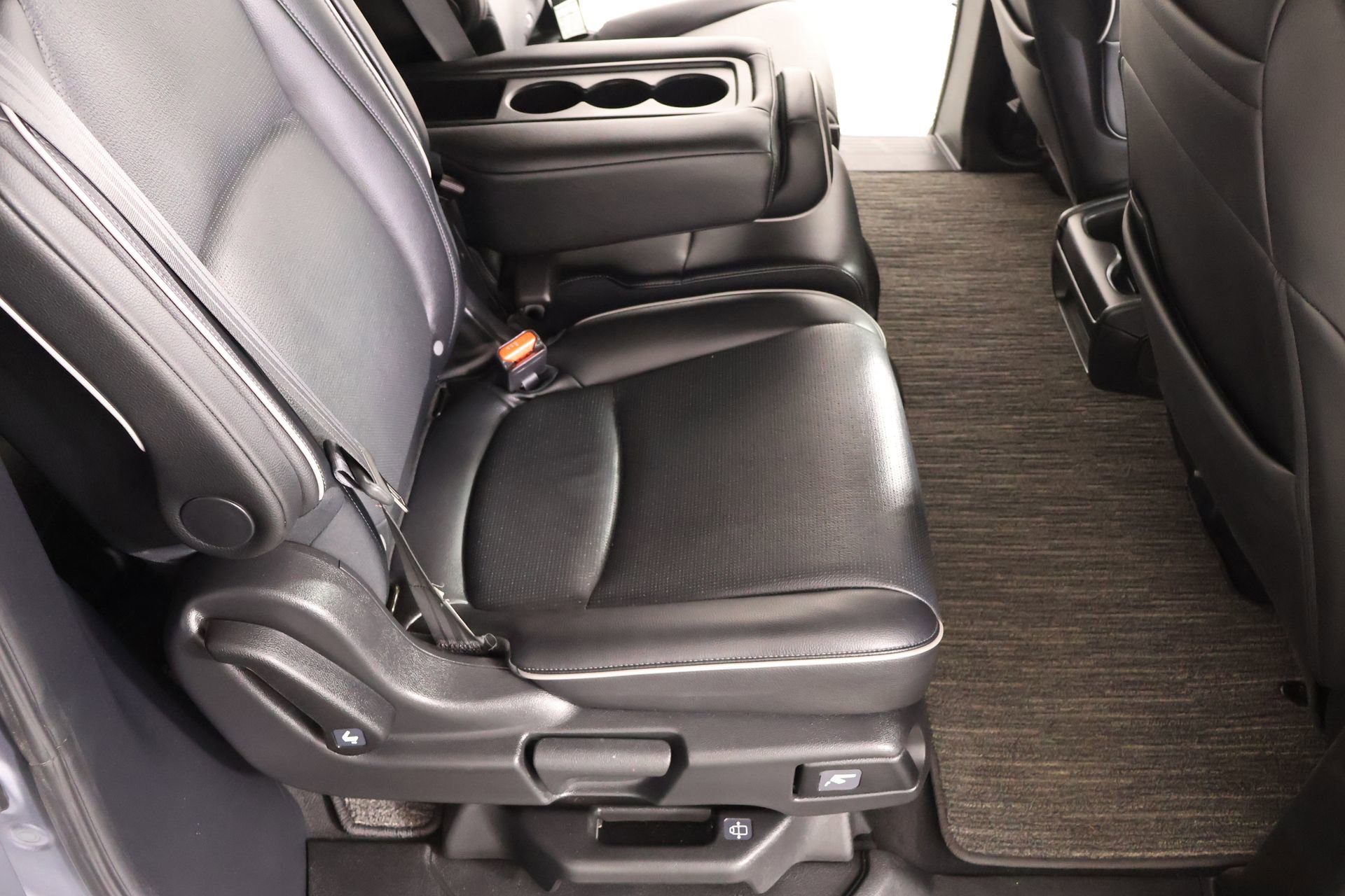 Used 2025 Honda Odyssey Elite image 14