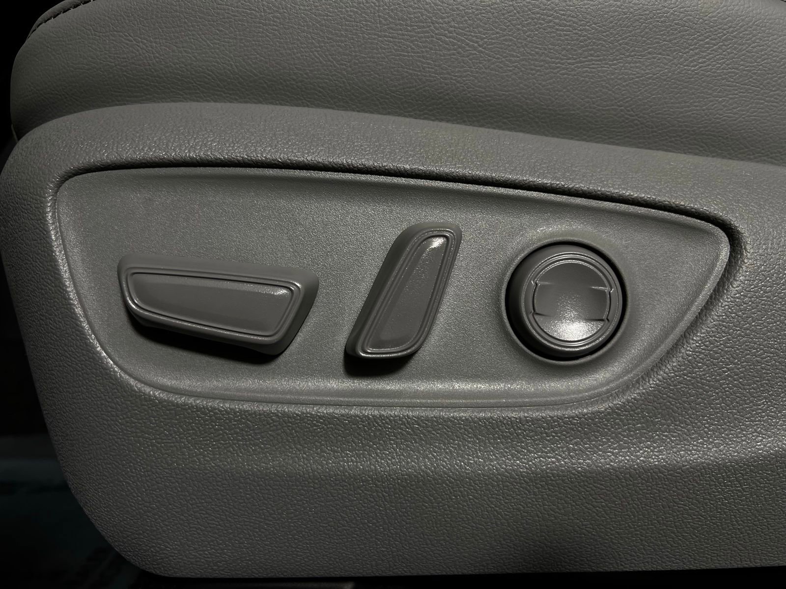 Certified 2026 Toyota Highlander Limited image 14