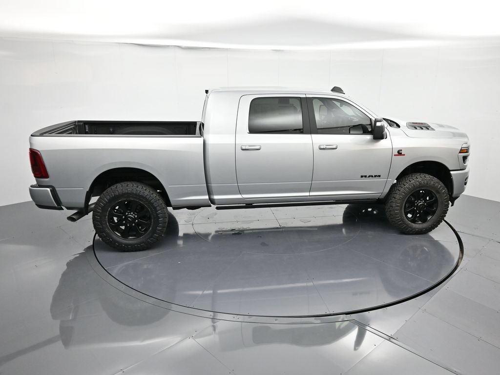 New 2026 RAM 2500 Laramie AWD/4WD image 13