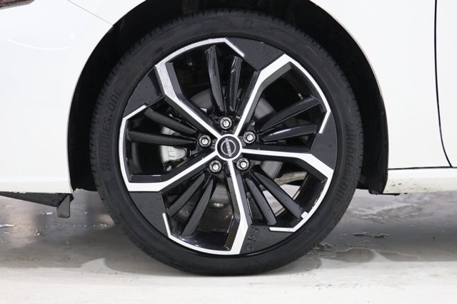Used 2025 Nissan Altima 2.5 SR FWD image 9