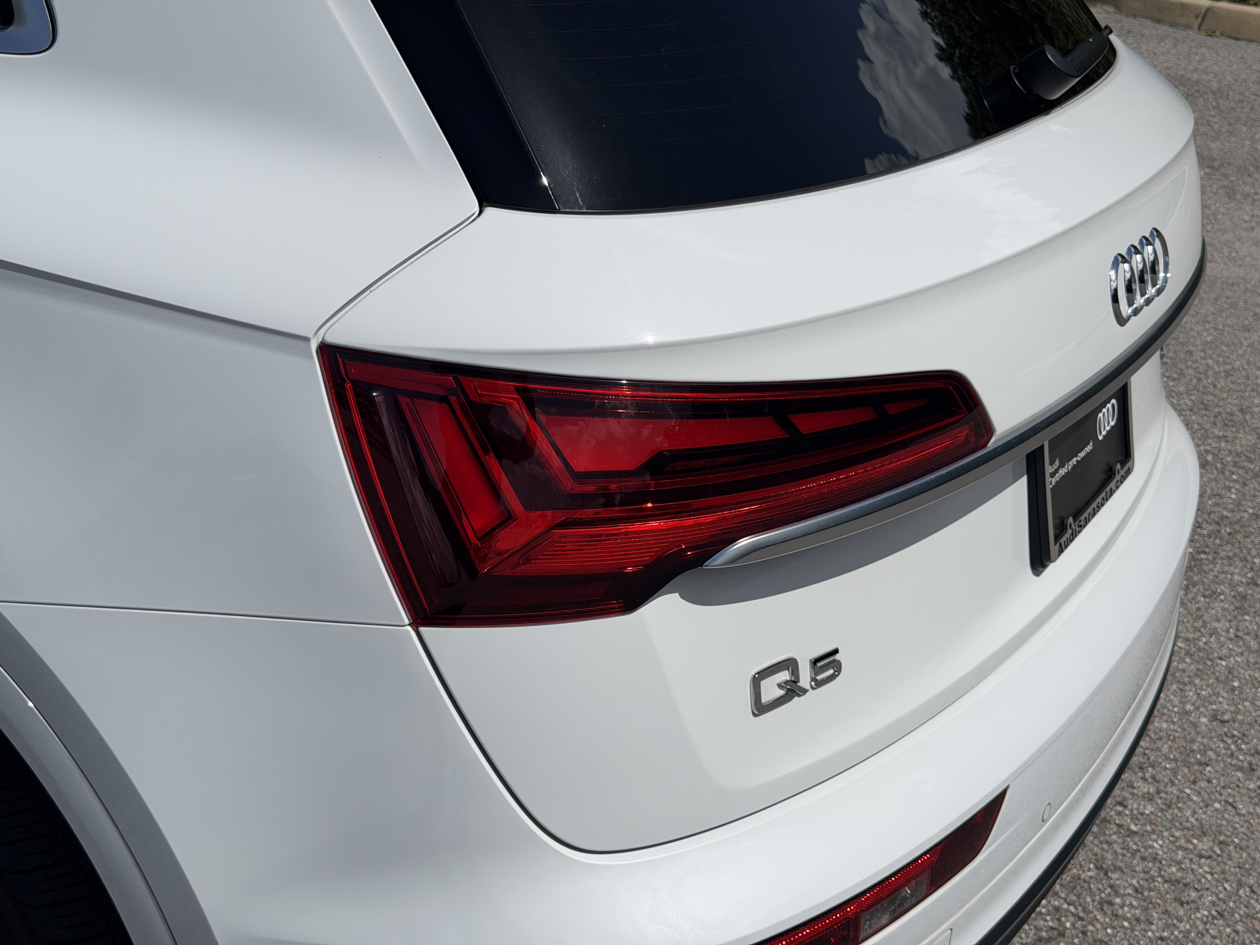 Certified 2023 Audi Q5 2.0T Premium Plus w/ Premium Plus Package AWD/4WD image 10