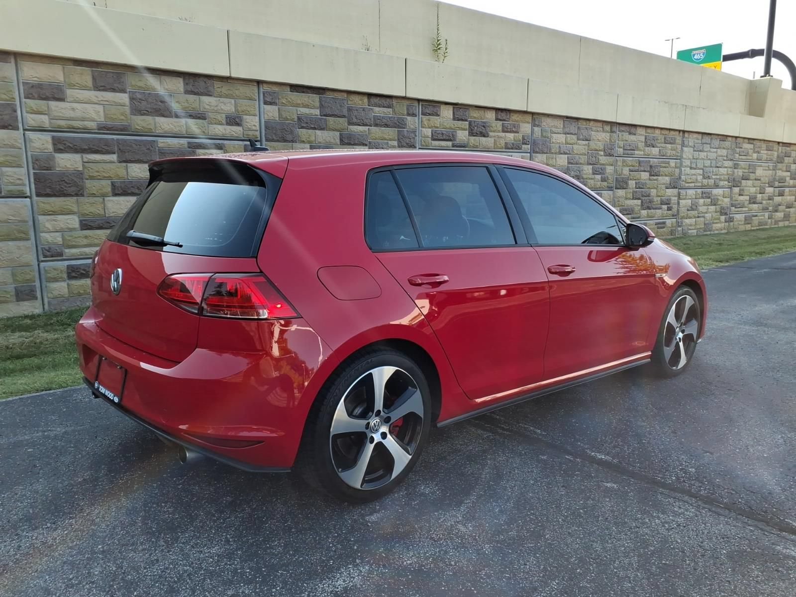 Used 2017 Volkswagen GTI SE FWD image 11