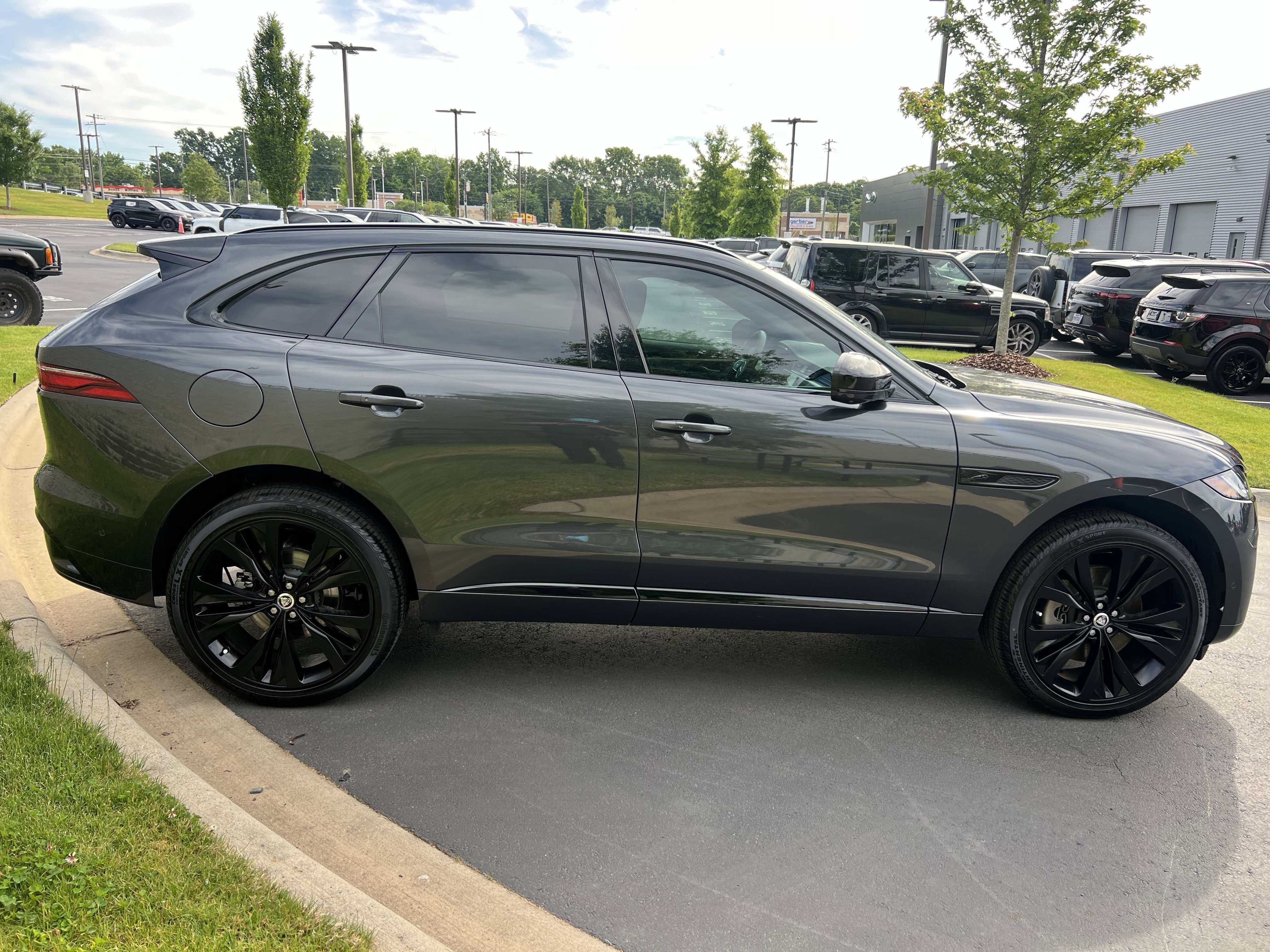 Used 2026 Jaguar F-PACE R-Dynamic S AWD/4WD image 8