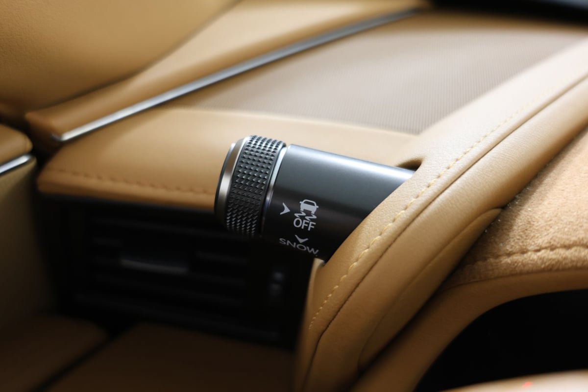 Used 2022 Lexus LC 500 Convertible w/ Touring Package RWD image 25