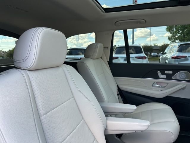 New 2026 Mercedes-Benz GLS 450 4MATIC image 25