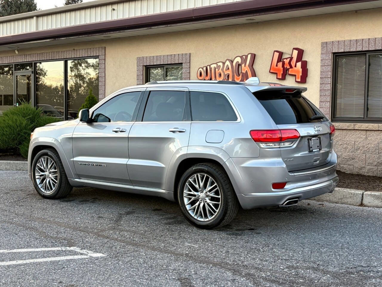 Used 2018 Jeep Grand Cherokee Summit w/ Platinum Series Group image 5