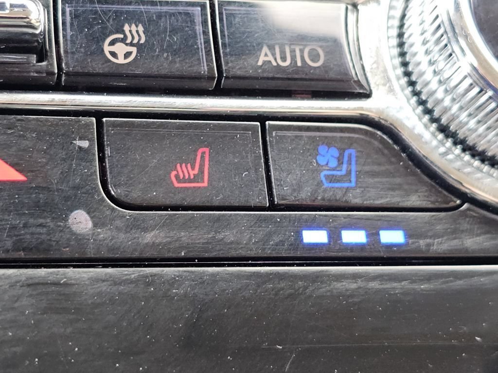 Used 2021 Lincoln Corsair AWD w/ Premium Package image 12