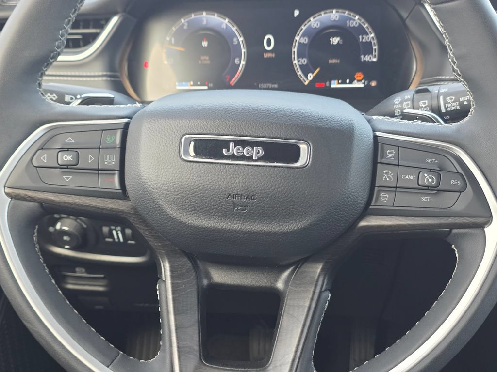Used 2024 Jeep Grand Cherokee Limited AWD/4WD image 18