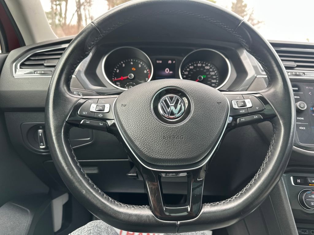 Used 2019 Volkswagen Tiguan SE w/ Panoramic Sunroof Package AWD/4WD image 7