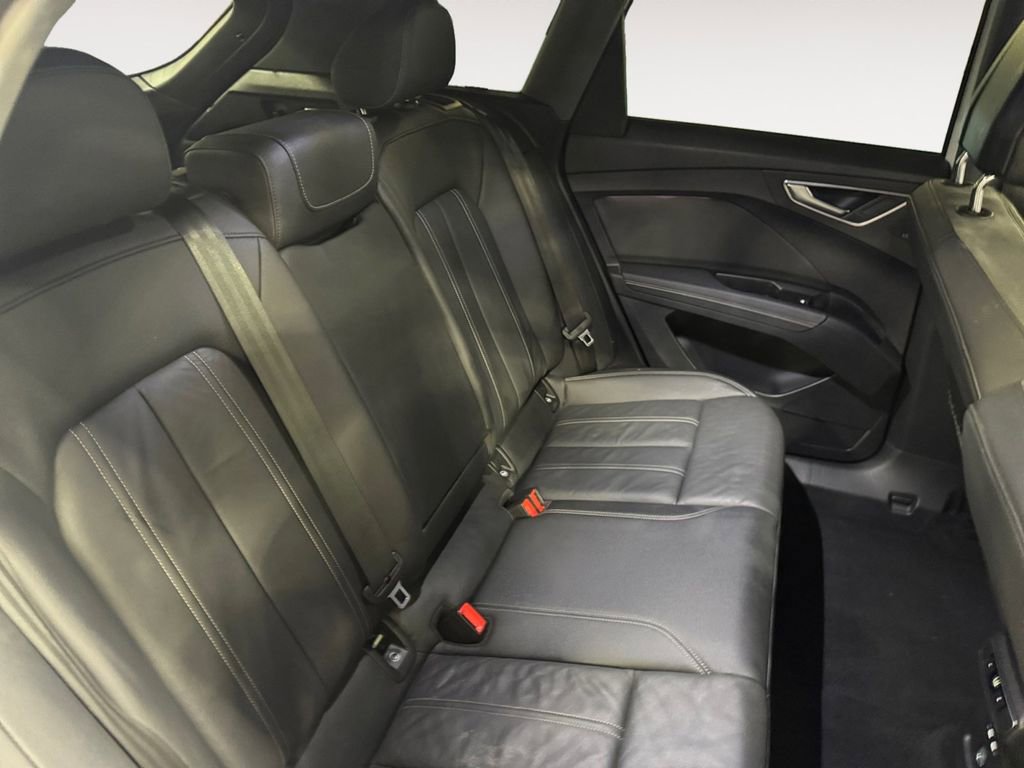 Used 2022 Audi Q4 e-tron Prestige image 29