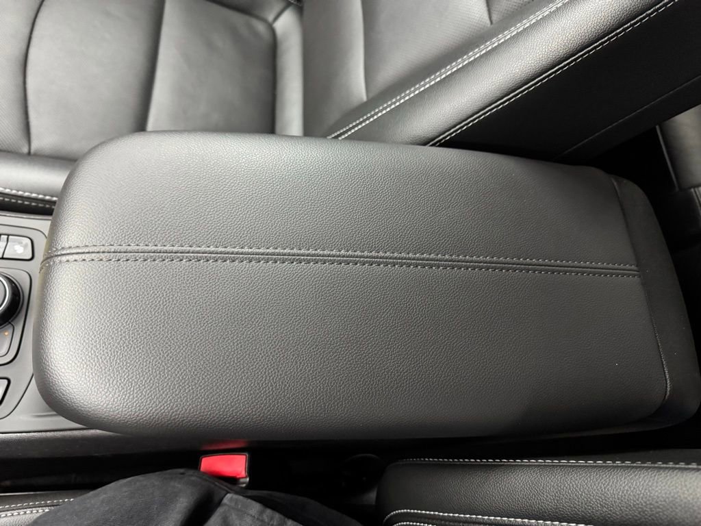 Used 2024 GMC Terrain SLT image 28