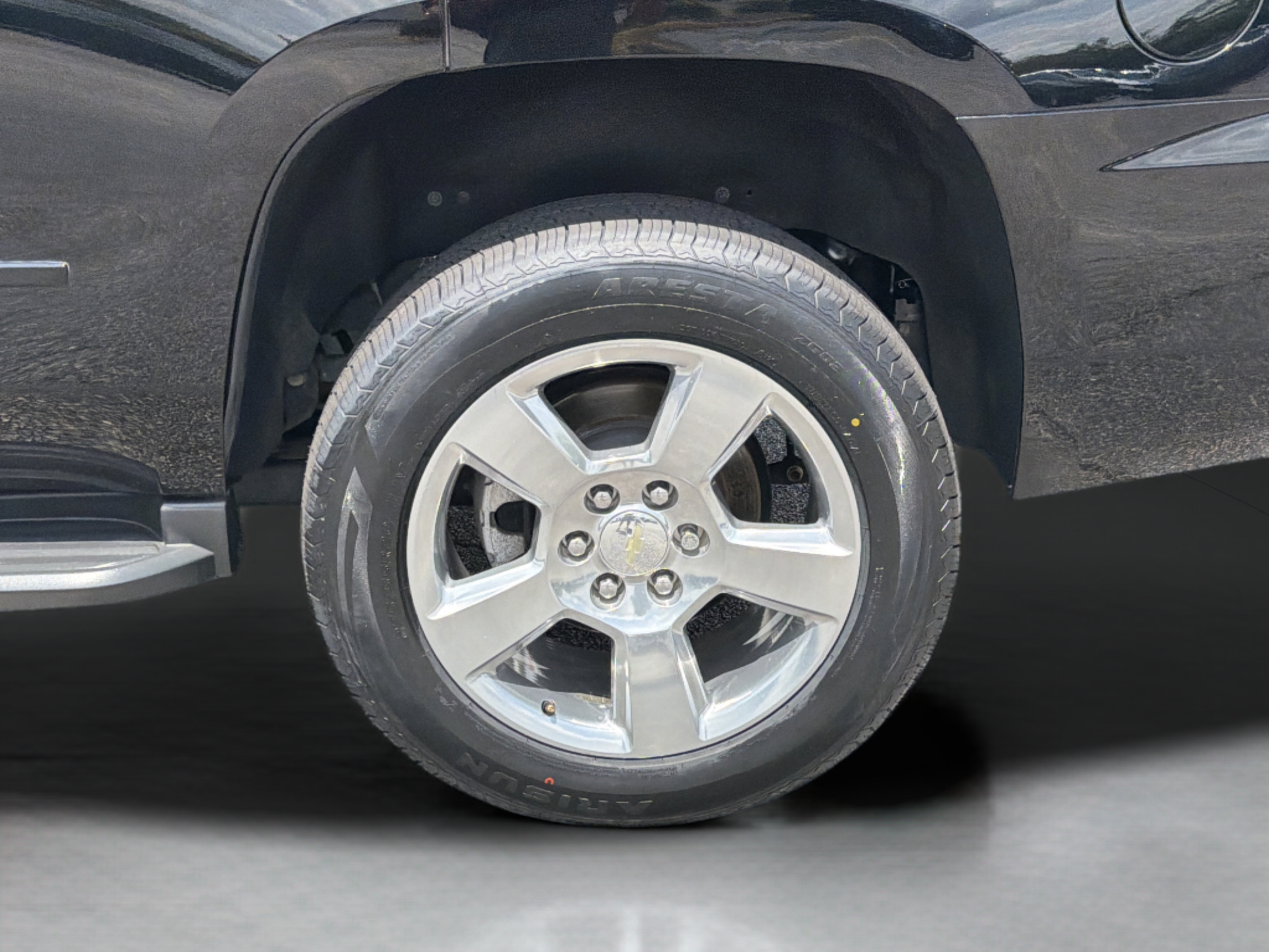 Used 2018 Chevrolet Tahoe LS w/ All-Season Package AWD/4WD image 13