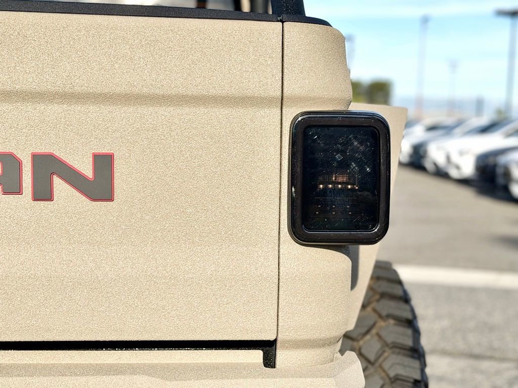 Used 2025 Jeep Gladiator Sport AWD/4WD image 12
