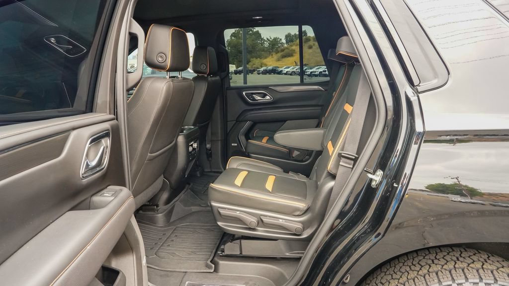 Used 2023 GMC Yukon AT4 w/ AT4 Premium Package AWD/4WD image 12