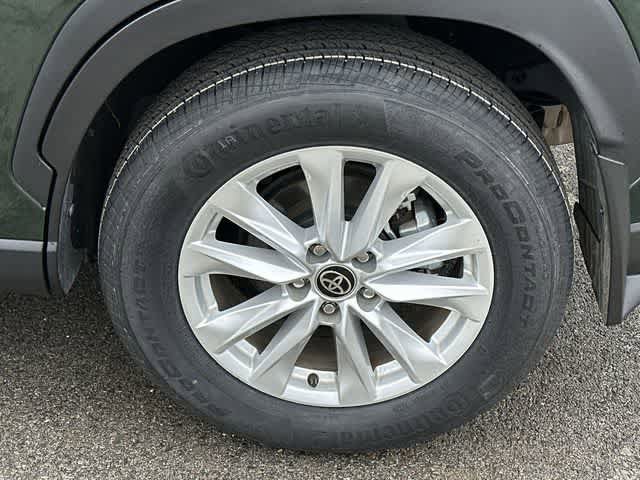 Used 2023 Toyota Corolla Cross LE AWD/4WD image 5