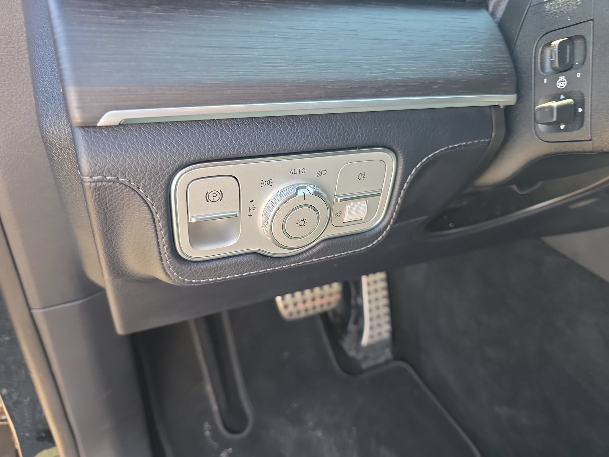 Certified 2023 Mercedes-Benz GLS 450 4MATIC w/ AMG Line Exterior image 24