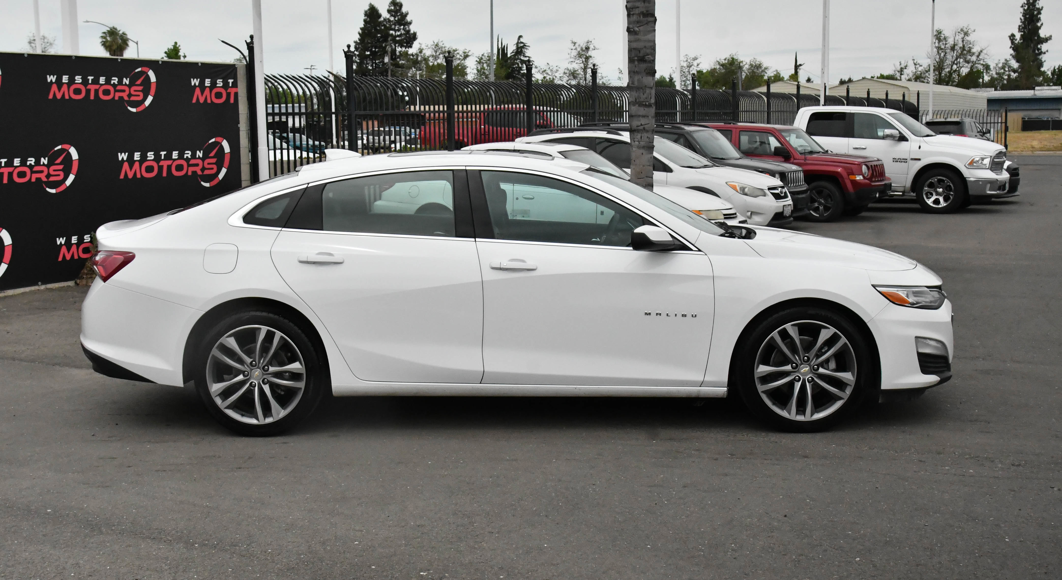 Used 2023 Chevrolet Malibu LT image 9