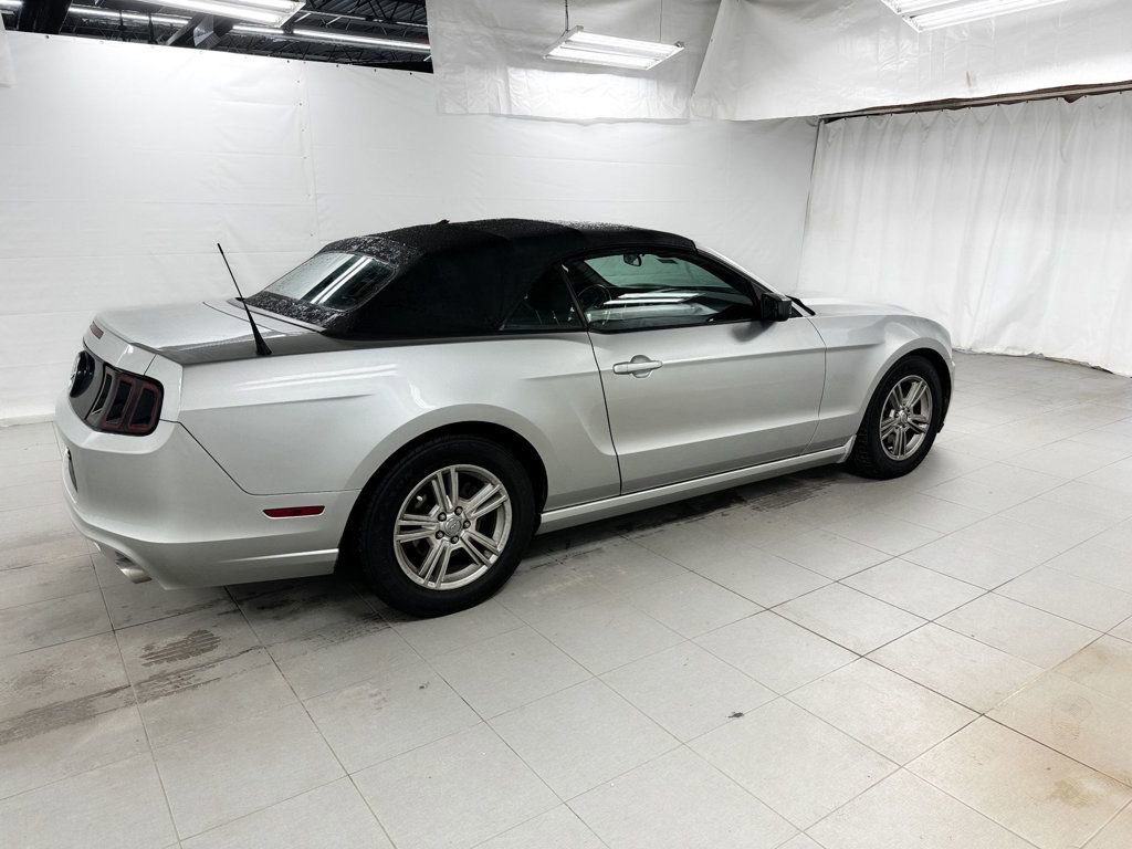 Used 2014 Ford Mustang Convertible image 8