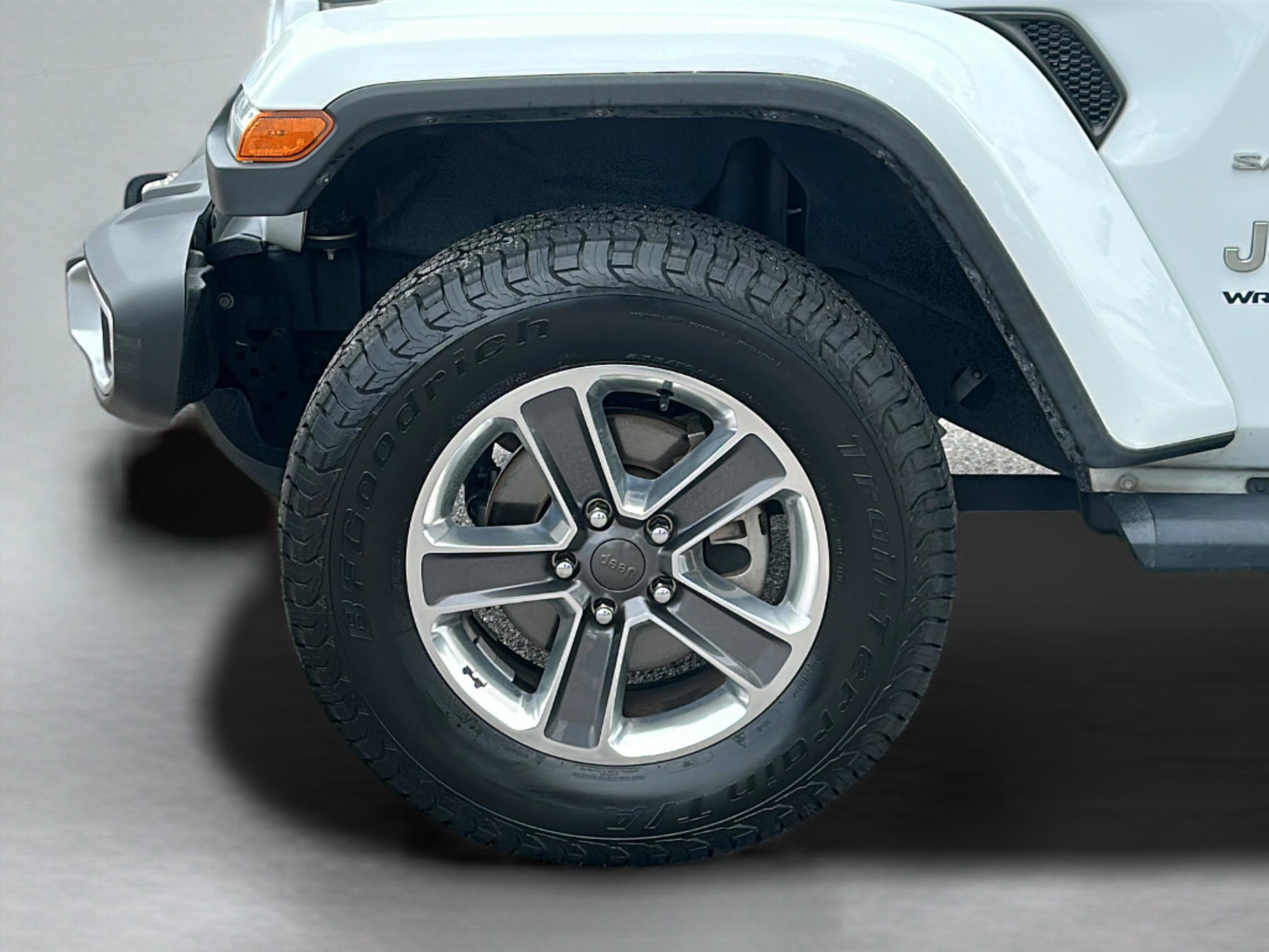 Used 2021 Jeep Wrangler Unlimited Sahara AWD/4WD image 24