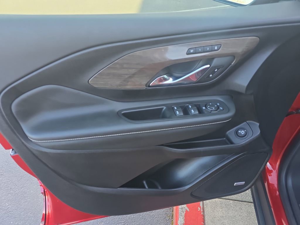 Used 2024 GMC Terrain Denali w/ Denali Premium Package image 10