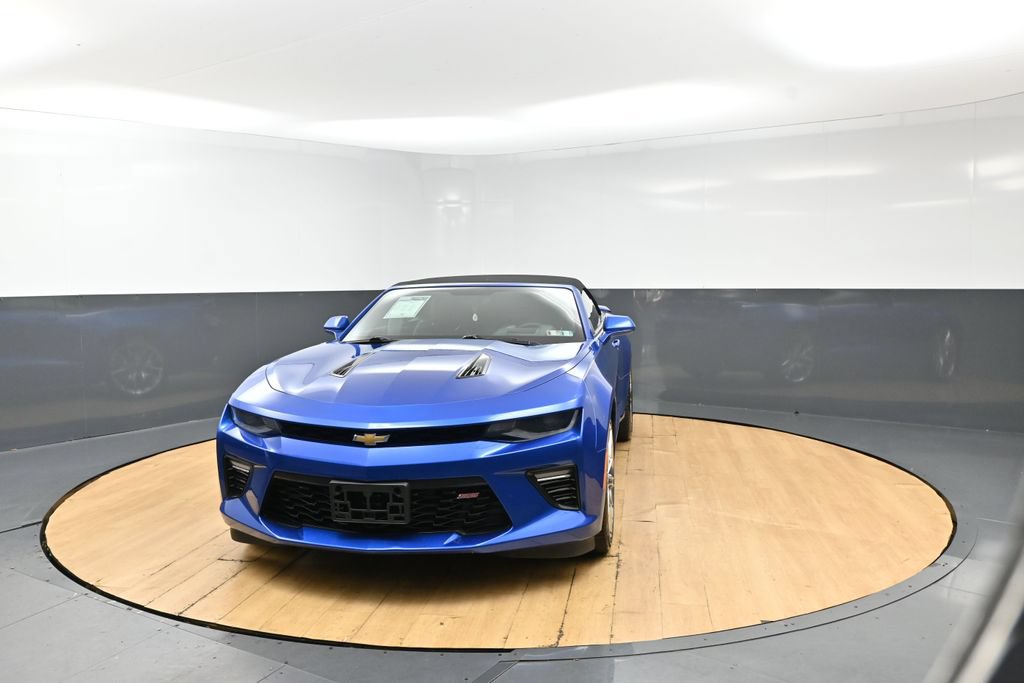 Used 2017 Chevrolet Camaro SS RWD image 4