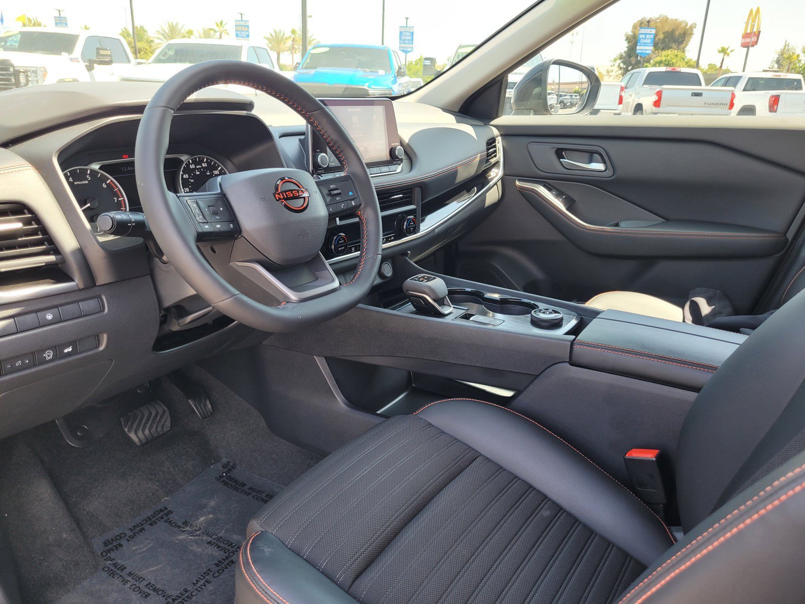 Used 2025 Nissan Rogue SV AWD/4WD image 10