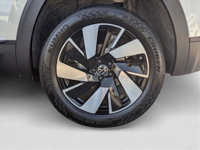 New 2026 Volkswagen Atlas Cross Sport SE image 9