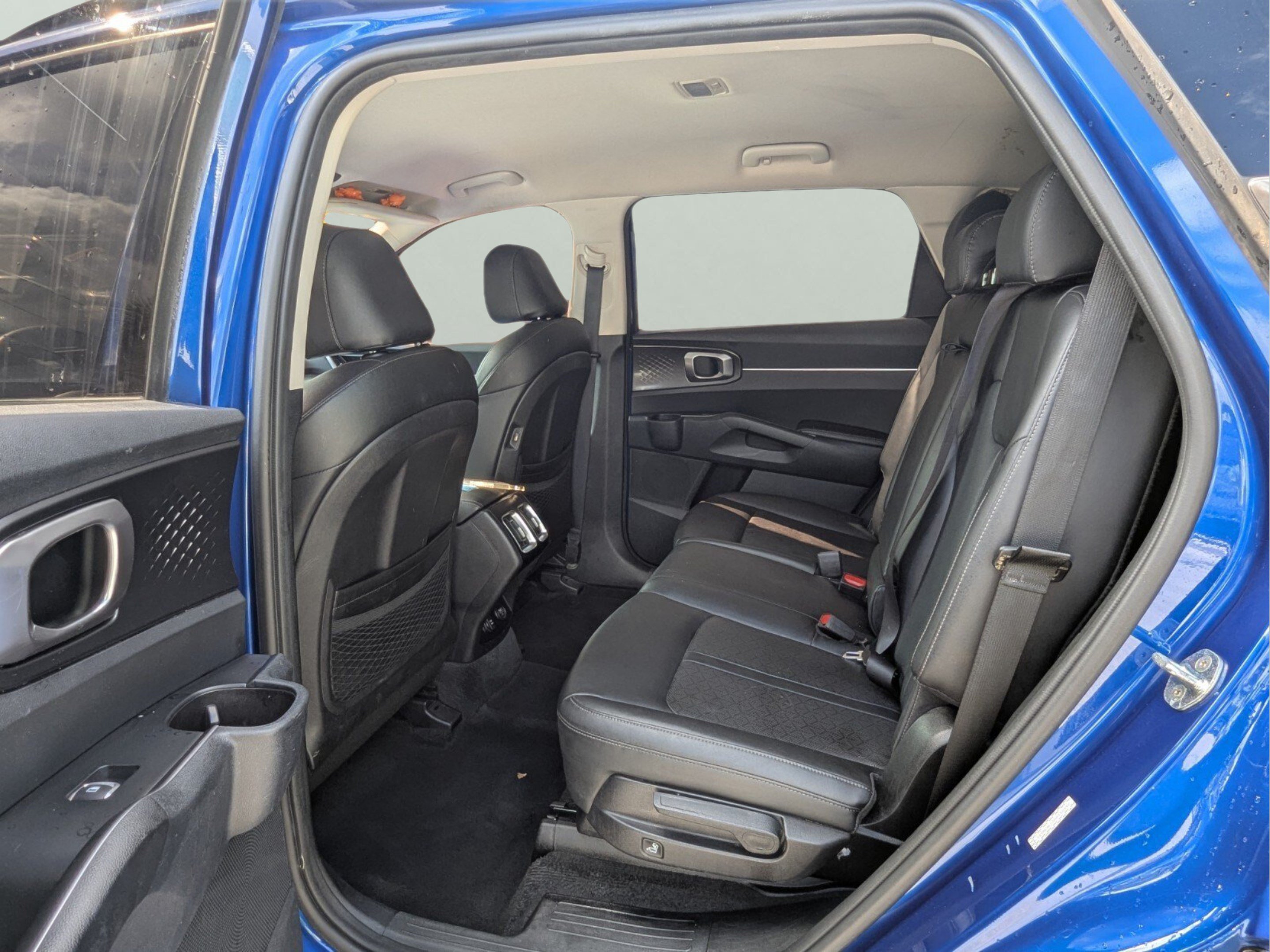 Used 2022 Kia Sorento S FWD image 25
