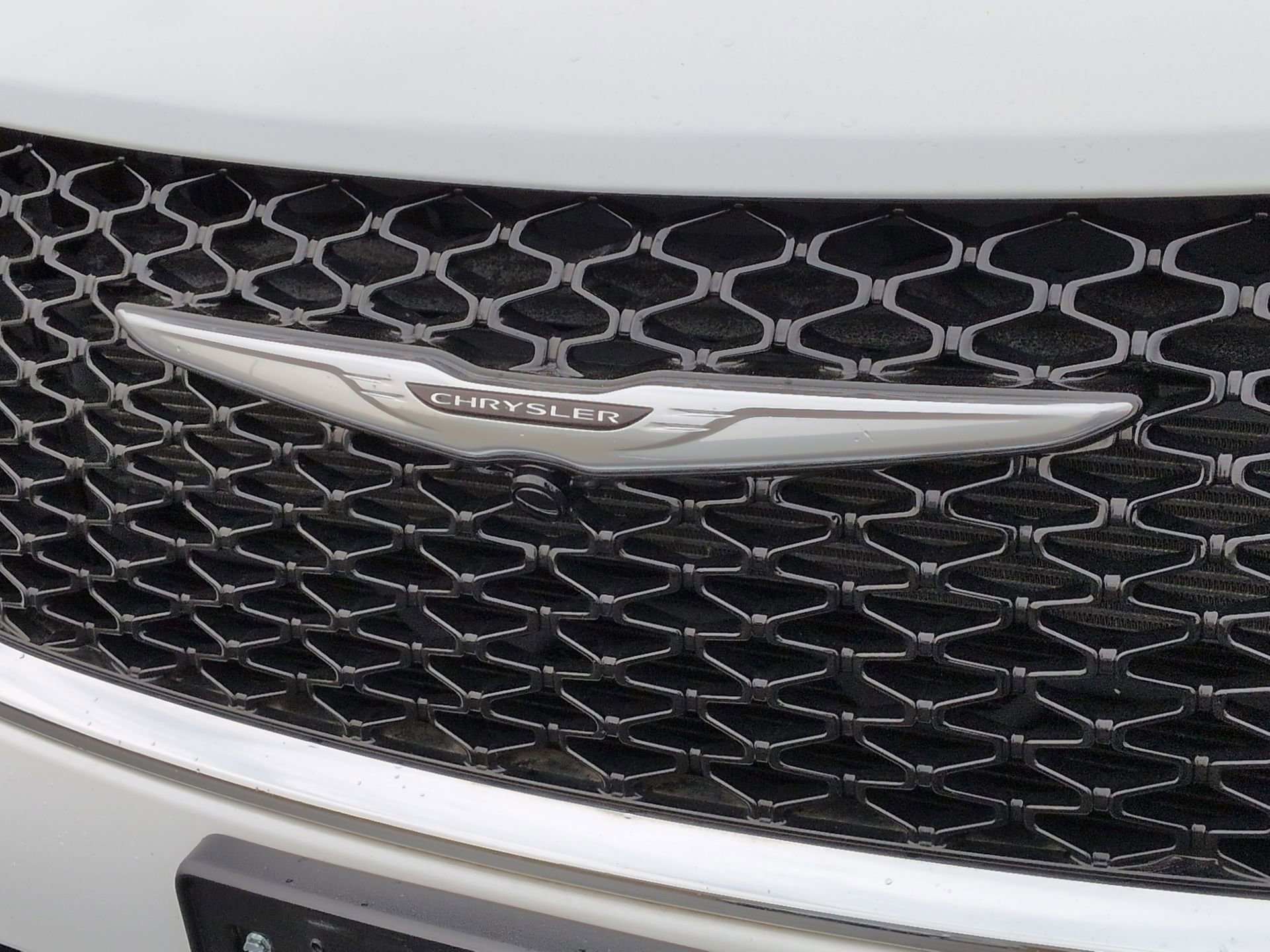 Used 2023 Chrysler Pacifica Touring-L image 30