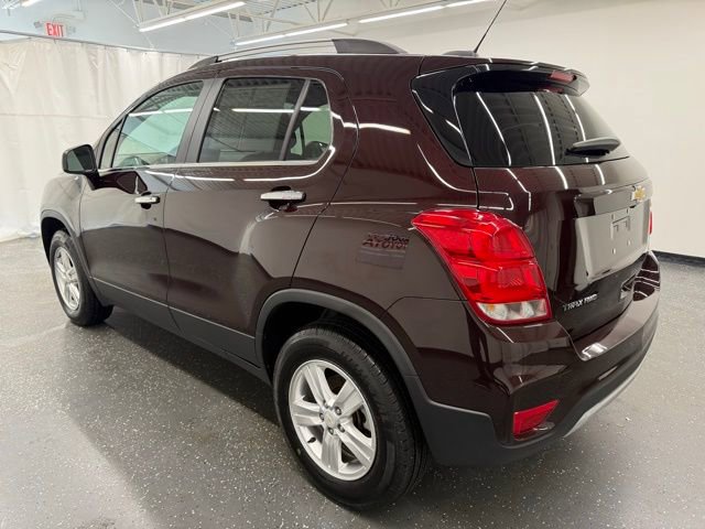 Used 2020 Chevrolet Trax LT w/ LT Convenience Package image 4