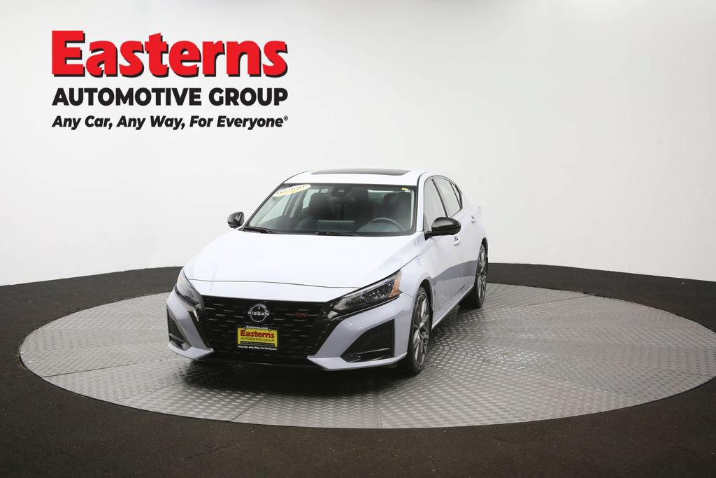 Used 2023 Nissan Altima 2.0 SR FWD image 55