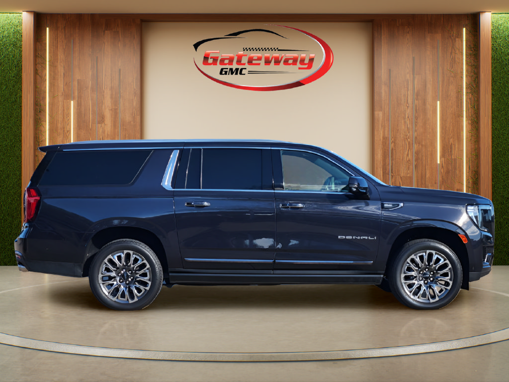 Used 2024 GMC Yukon XL Denali Ultimate AWD/4WD image 4