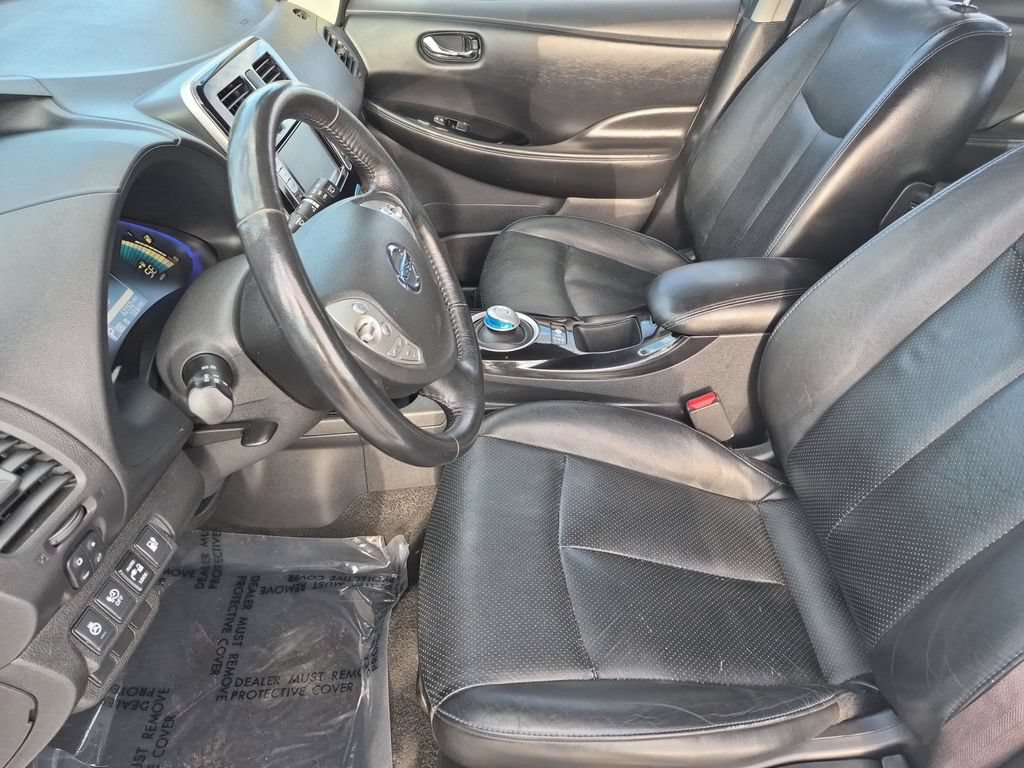 Used 2015 Nissan Leaf SL w/ Premium Package FWD image 13
