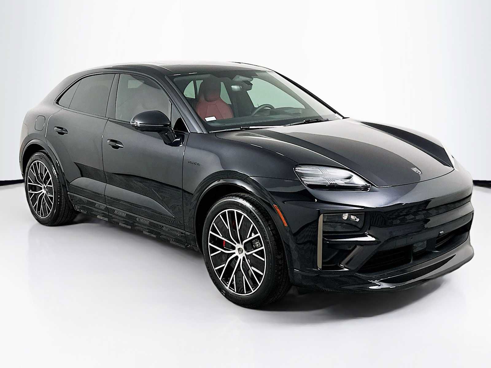 Used 2025 Porsche Macan Turbo Electric AWD/4WD image 7