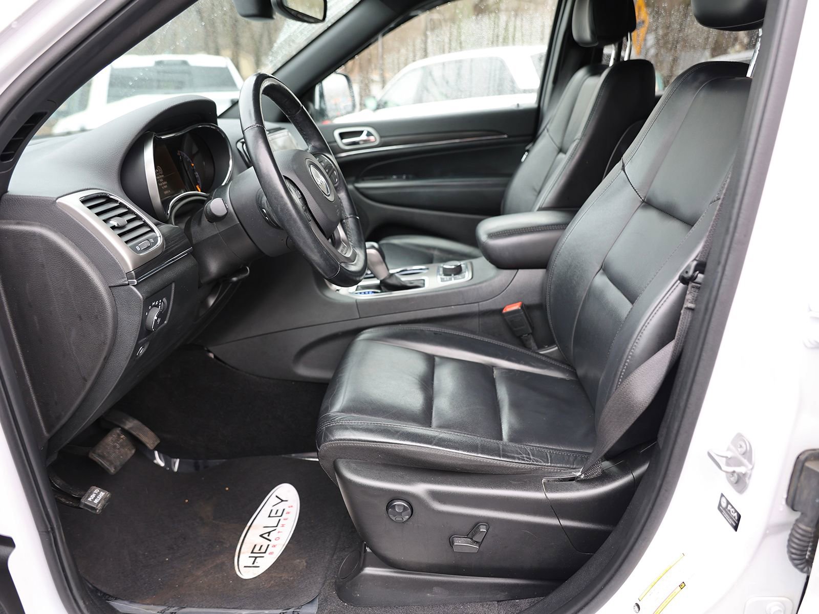 Used 2022 Jeep Grand Cherokee Limited image 19