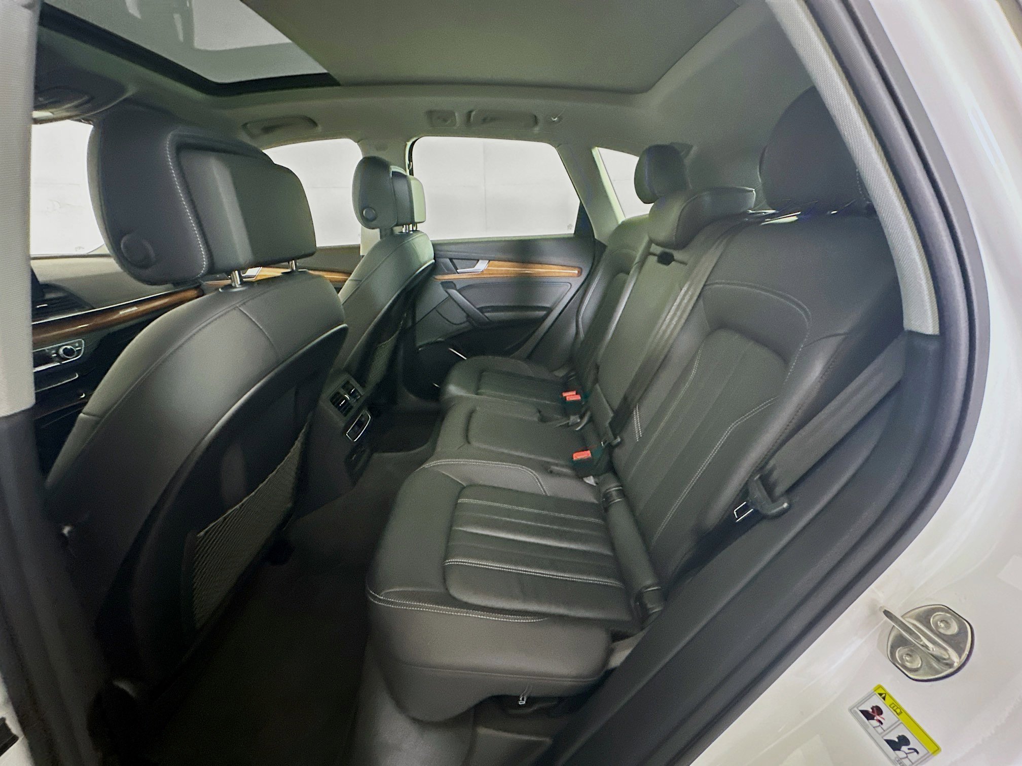 Used 2023 Audi Q5 2.0T Premium w/ Convenience Package image 29