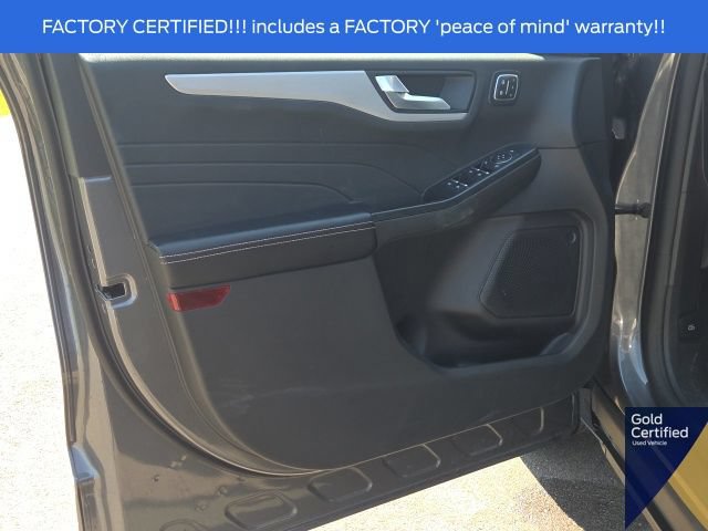 Certified 2025 Ford Escape Platinum AWD/4WD image 29