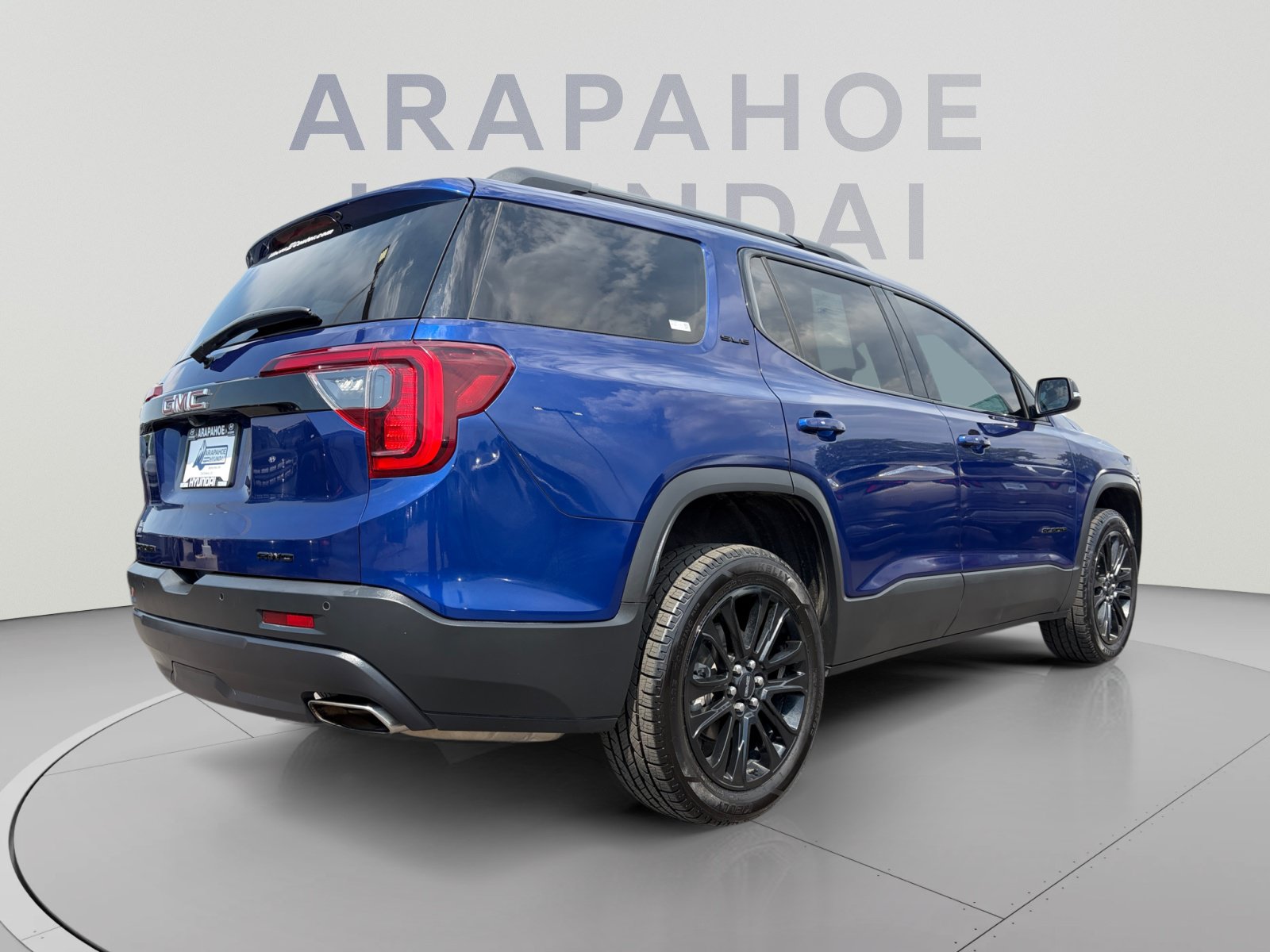 Used 2023 GMC Acadia SLE AWD/4WD image 5