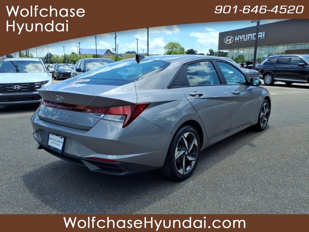 Certified 2023 Hyundai Elantra SEL w/ Convenience Package FWD image 5