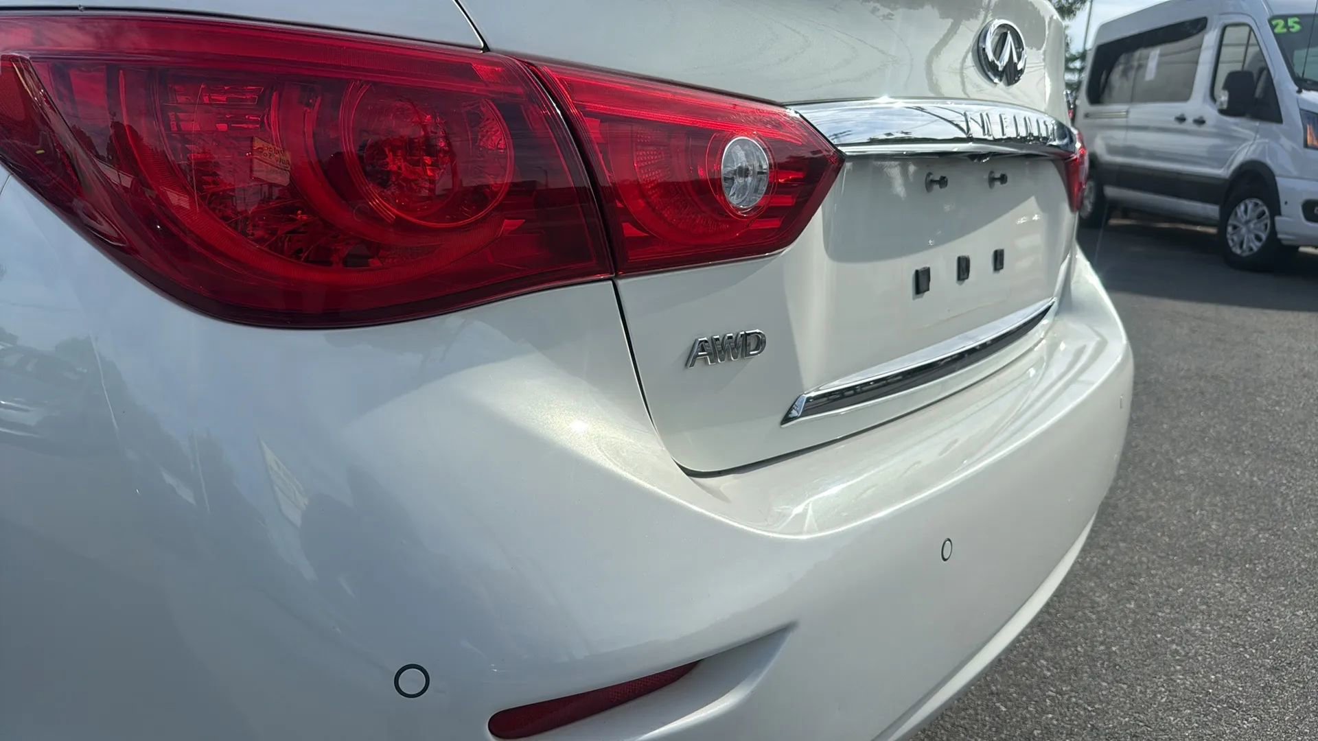 Used 2015 INFINITI Q50 Premium w/ Deluxe Touring Package AWD/4WD image 5