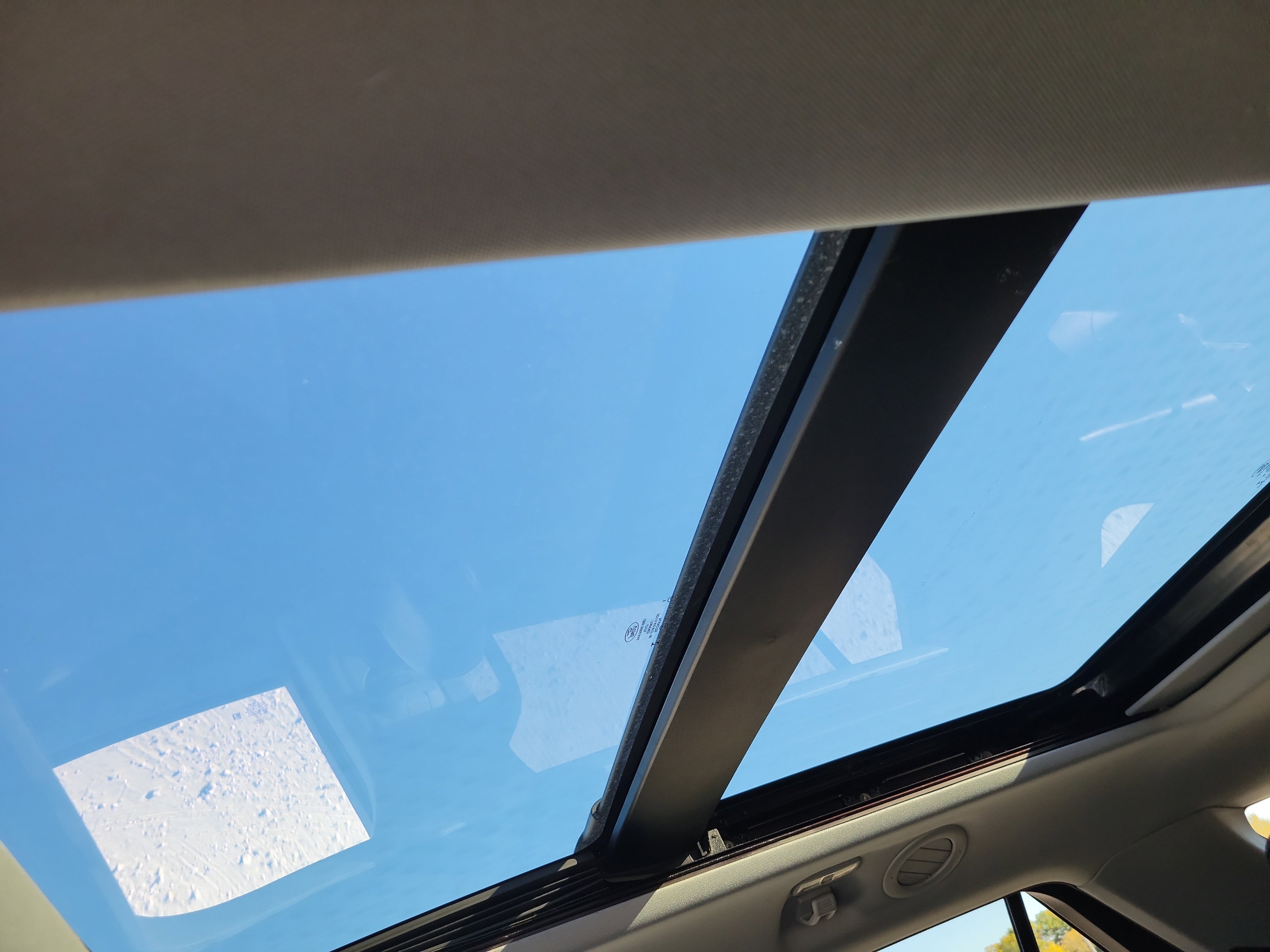 Used 2022 Ford Explorer XLT w/ Equipment Group 202A image 29