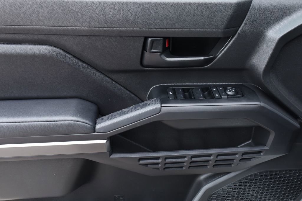 Used 2025 Toyota Tacoma SR5 image 20