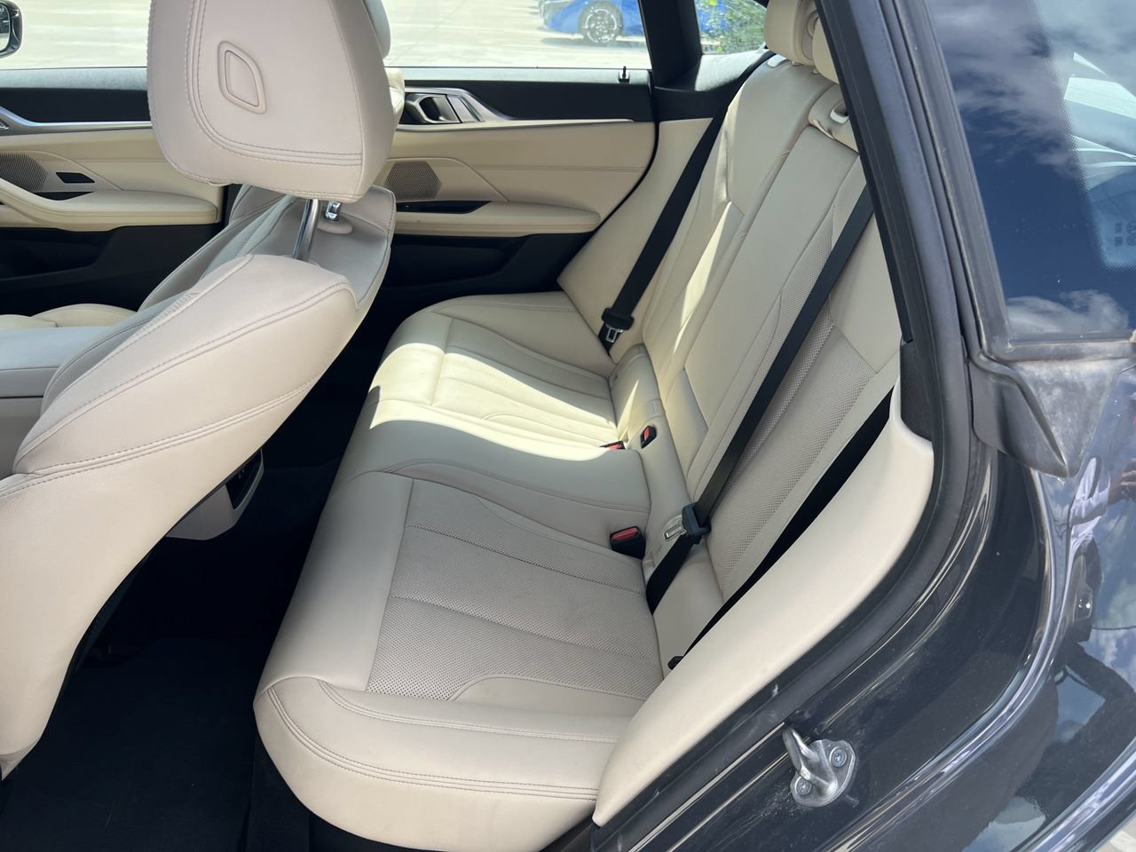 Used 2023 BMW i4 eDrive40 RWD image 9