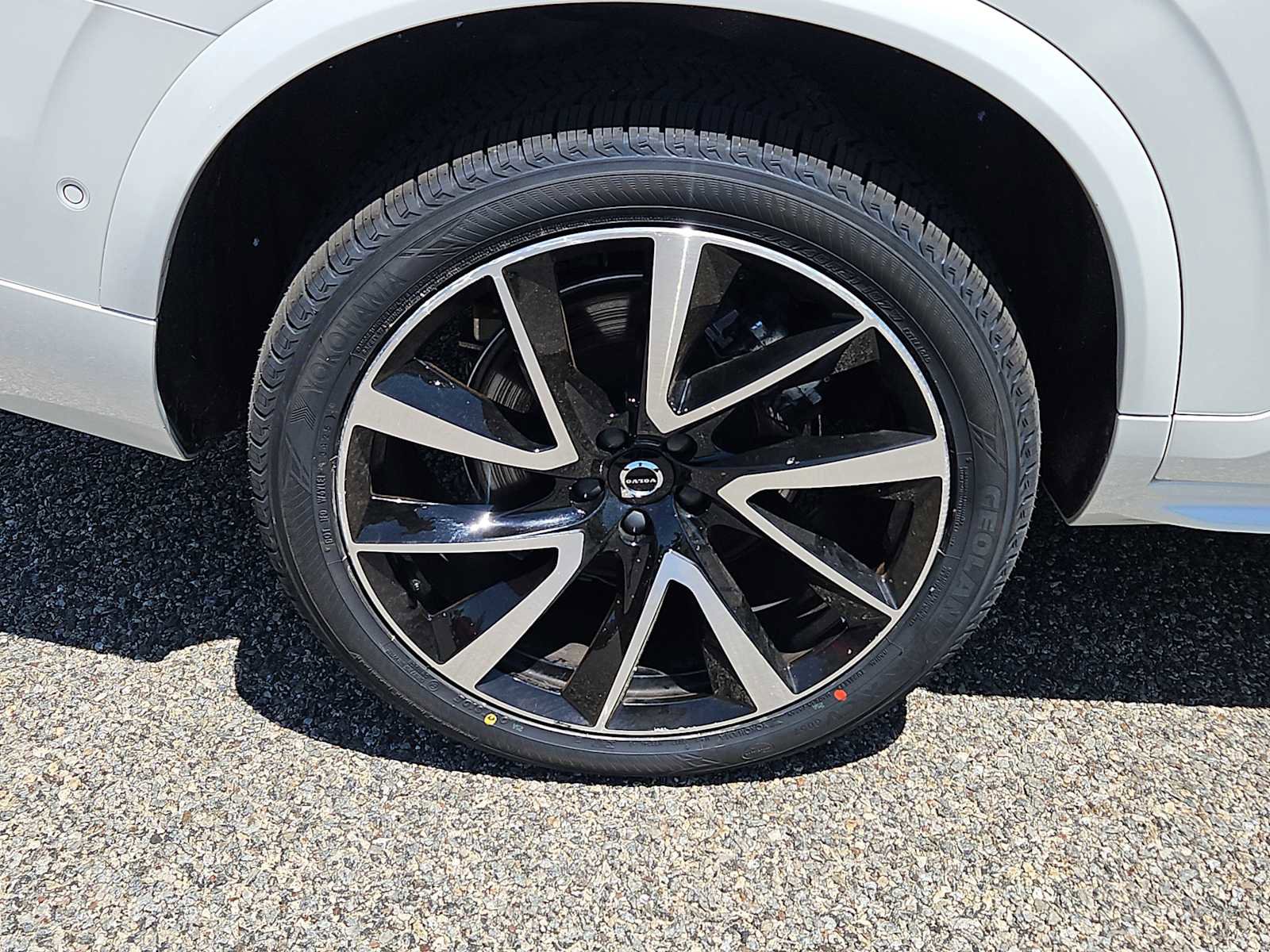 Used 2023 Volvo XC90 B5 Plus w/ Protection Package Premier AWD/4WD image 9
