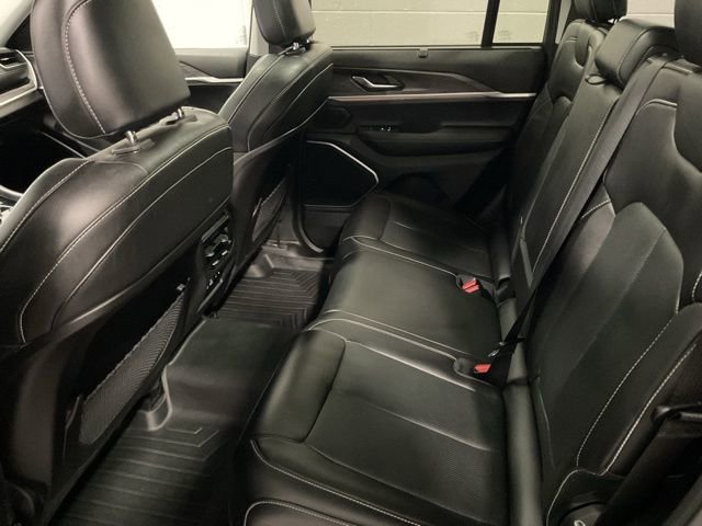 Used 2023 Jeep Grand Cherokee Limited w/ Luxury Tech Group II image 19