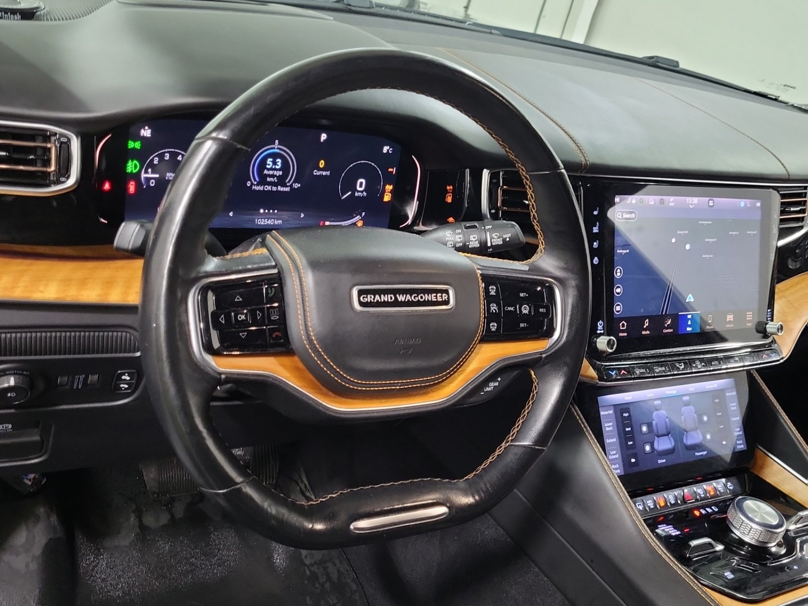 Used 2022 Jeep Grand Wagoneer Series III w/ Rear-Seat Entertainment Group AWD/4WD image 10