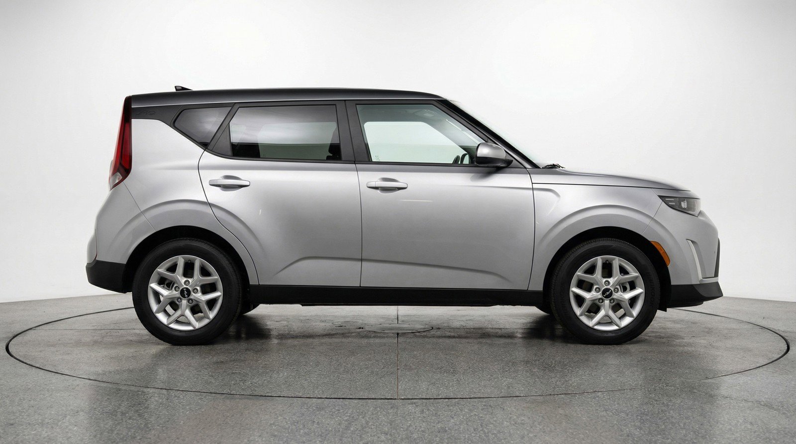 Used 2025 Kia Soul LX w/ LX Technology Package image 11