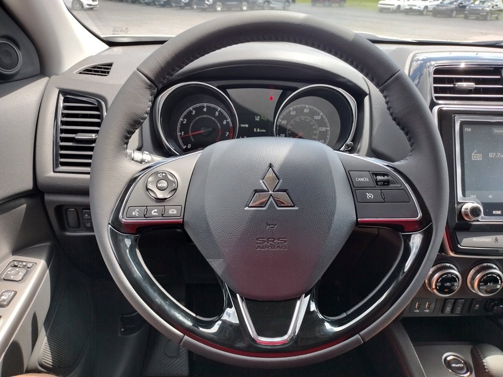 New 2025 Mitsubishi Outlander Sport SE image 5