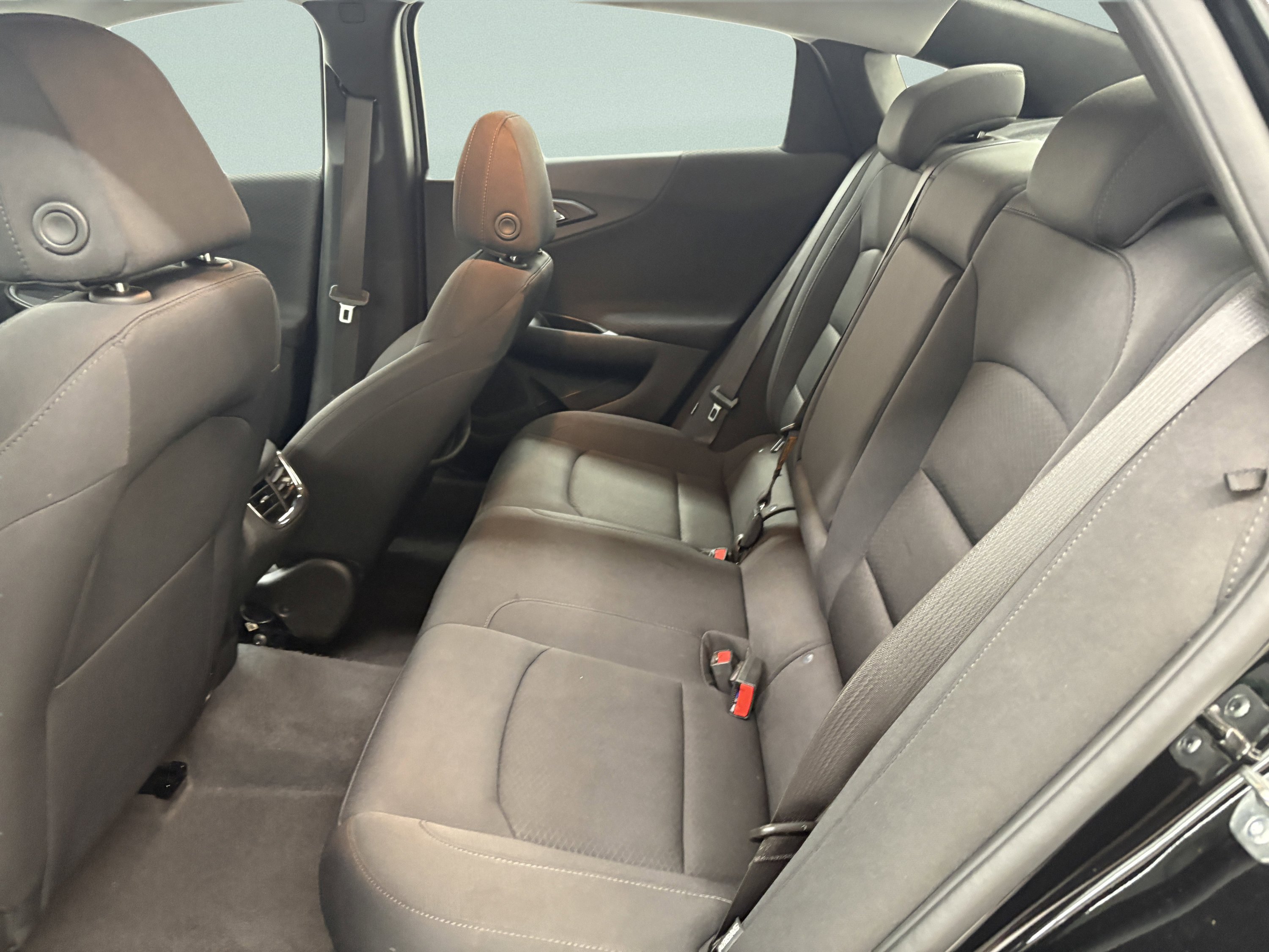 Used 2025 Chevrolet Malibu LT FWD image 12