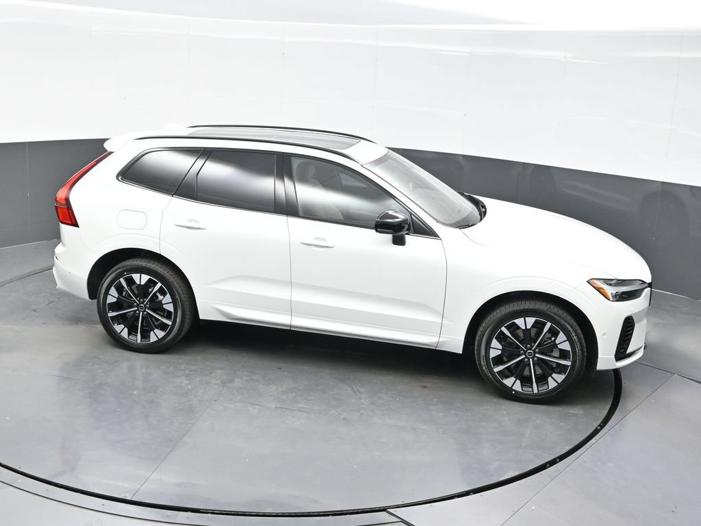 New 2026 Volvo XC60 T8 Plus w/ Climate Package PRO AWD/4WD image 37
